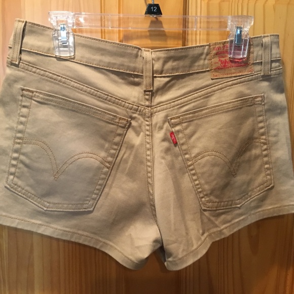 Levi’s Shorts - Picture 3 of 5